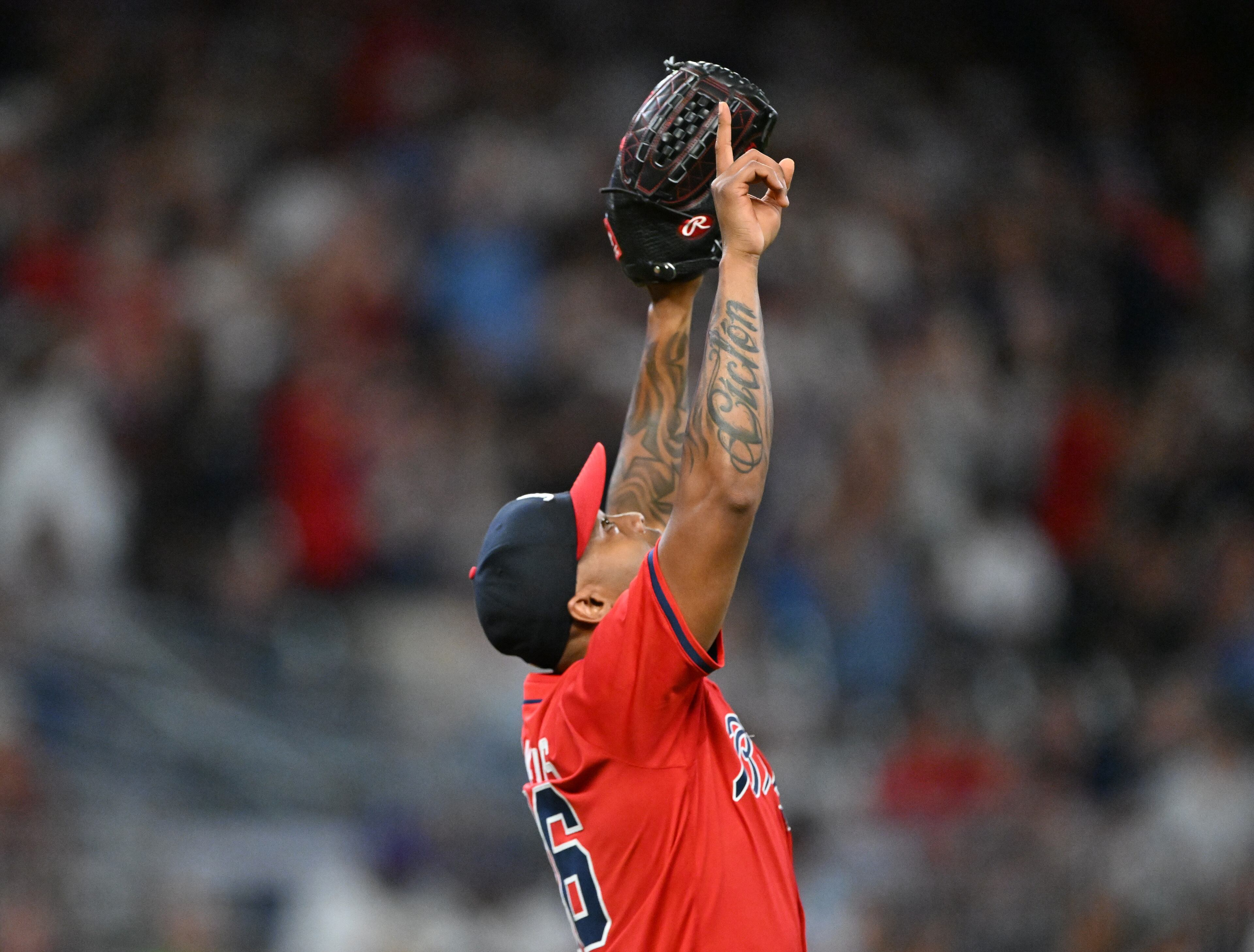 Braves pitcher Raisel Iglesias celebrates after Atlanta beat the New York Yankees 7-3 at Truist Park on Friday, July 18, 2025, in Atlanta. (Hyosub Shin/AJC)