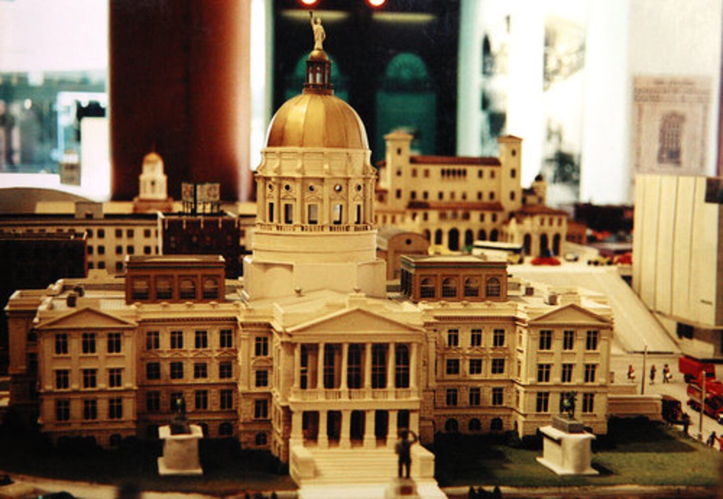 Underground Atlanta's model train