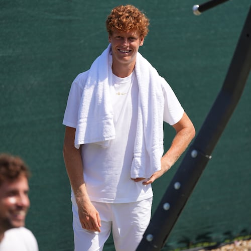 Jannik Sinner of Italy smiles during a training session at the All England Lawn Tennis and Croquet Club, ahead of the Wimbledon Championships in London, Thursday, June 25, 2026. (AP Photo/Kirsty Wigglesworth)