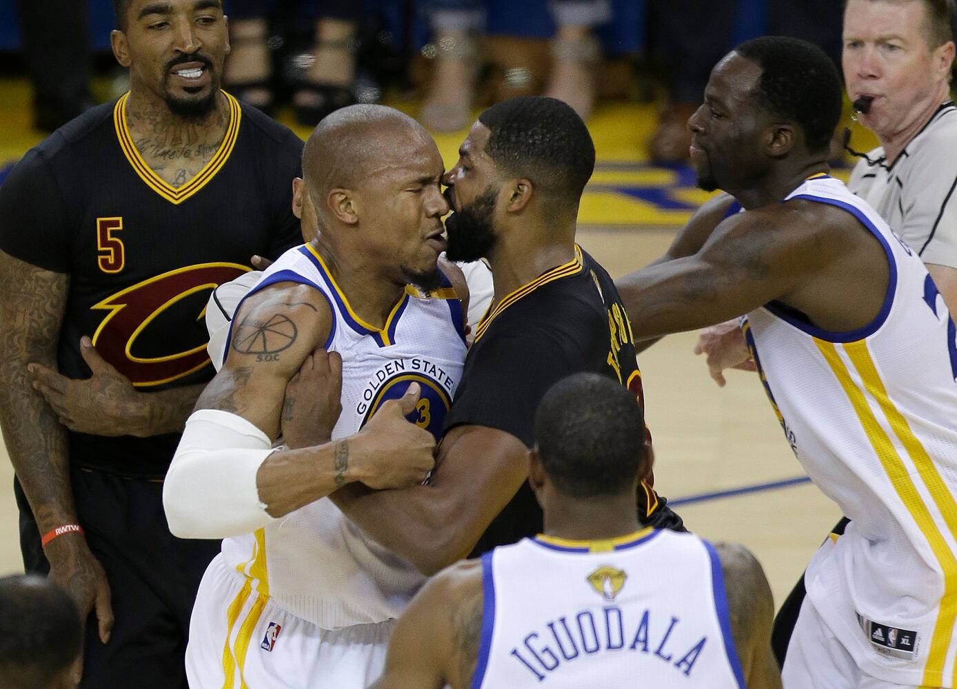 Photos: Golden State Warriors defeat Cleveland Cavaliers to win NBA title