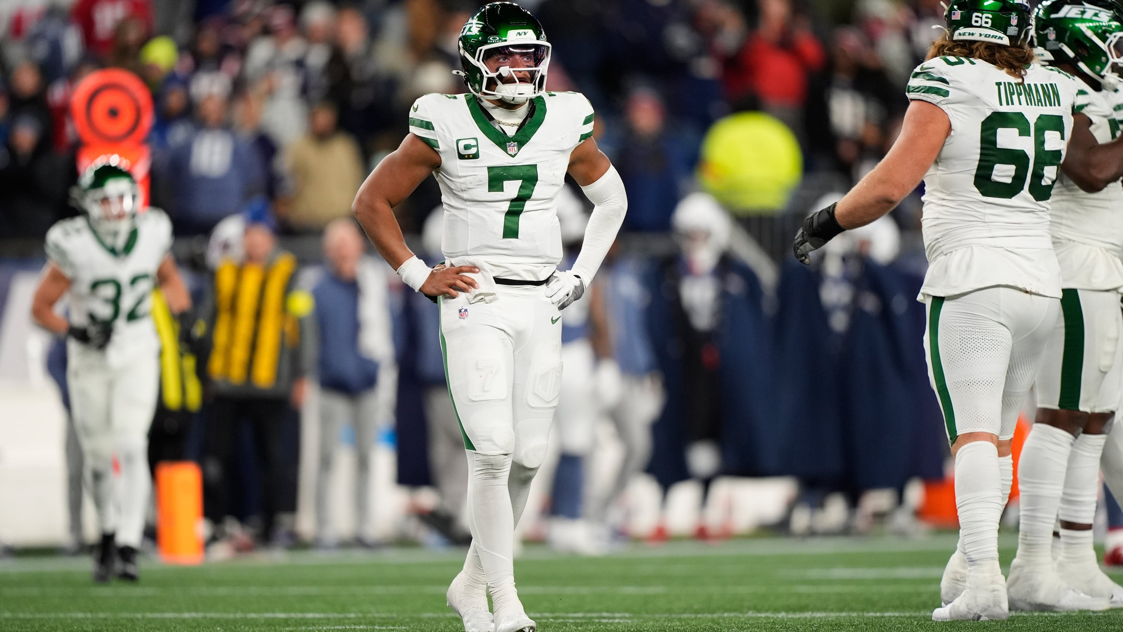 New York Jets quarterback Justin Fields reacts during the second half of an NFL football game against the New England Patriots, Thursday, Nov. 13, 2025, in Foxborough, Mass. (AP Photo/Robert F. Bukaty)