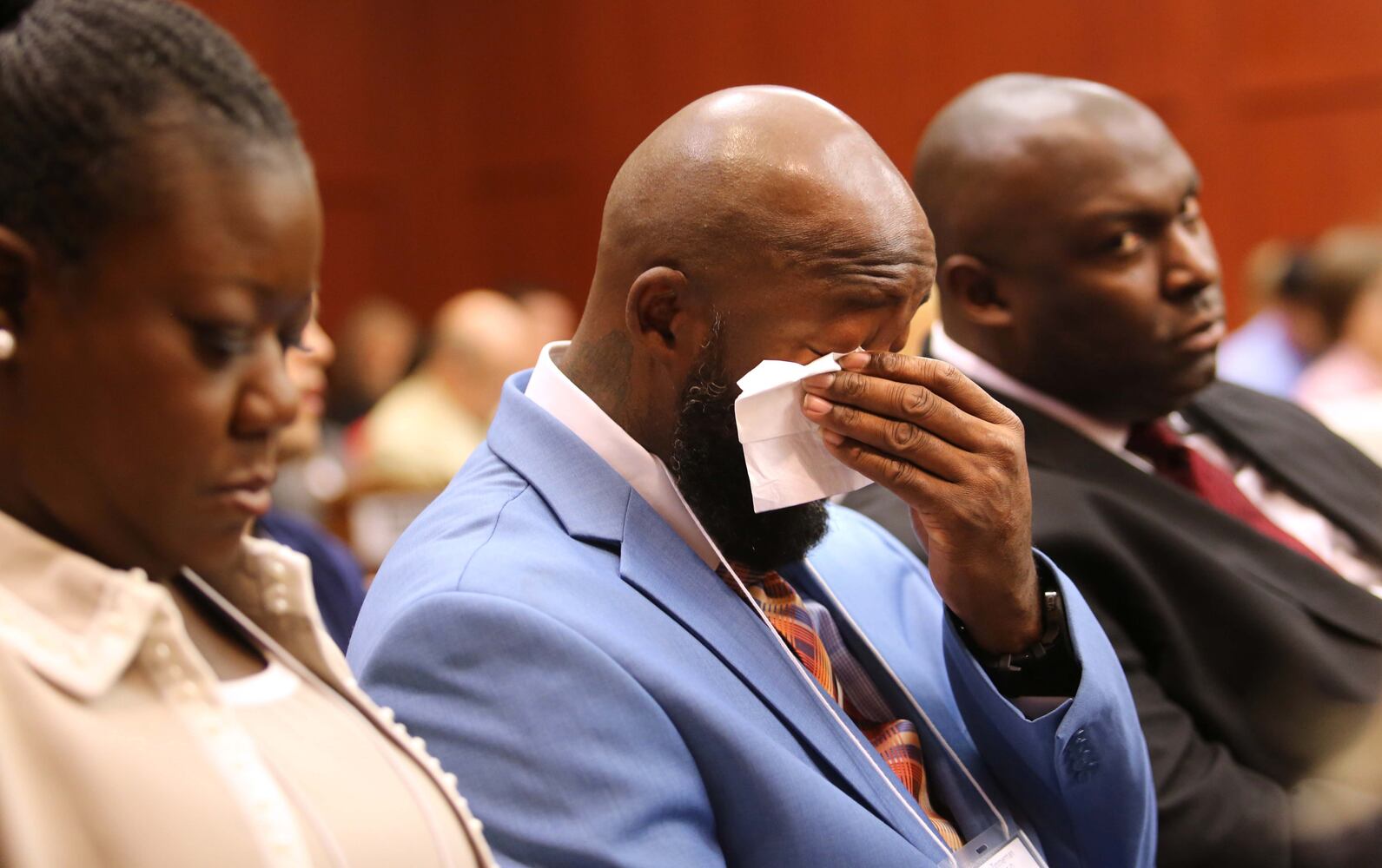 Dramatic testimony opens case