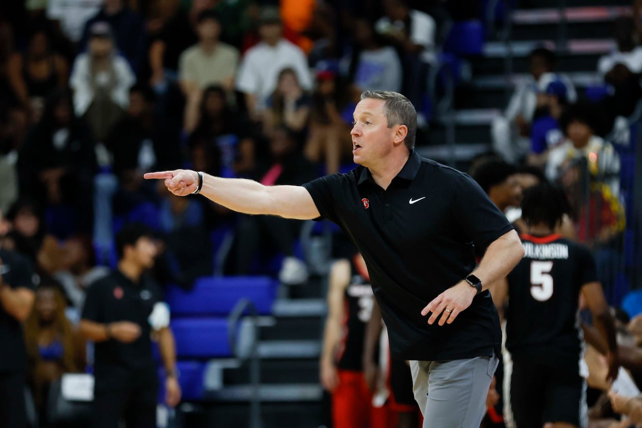 Georgia Bulldogs head coach Mike White gives instructions during the first half of an exhibition opener game against the Georgia State Panthers at the Georgia State Convocation Center, Wednesday, October 15, 2025, in Atlanta. 
(Miguel Martinez/ AJC)