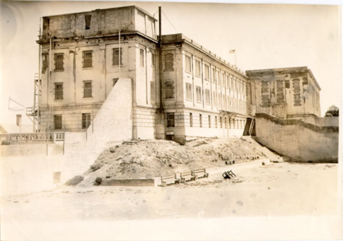 Historic Photos: Alcatraz Island from 1869-1945