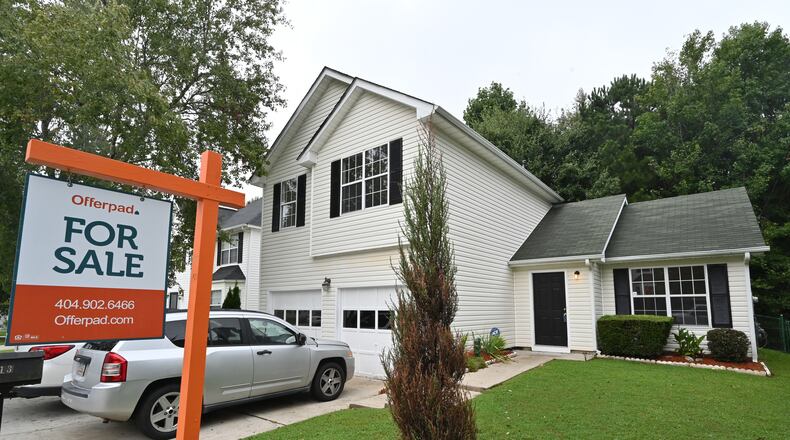August 21, 2020 Lithonia - This house in Lithonia had a multiple offers and it is now under contract to Monica Nash on Friday, August 21, 2020. Story is about the enthusiastic homebuyers, despite the pandemic. (Hyosub Shin / Hyosub.Shin@ajc.com)