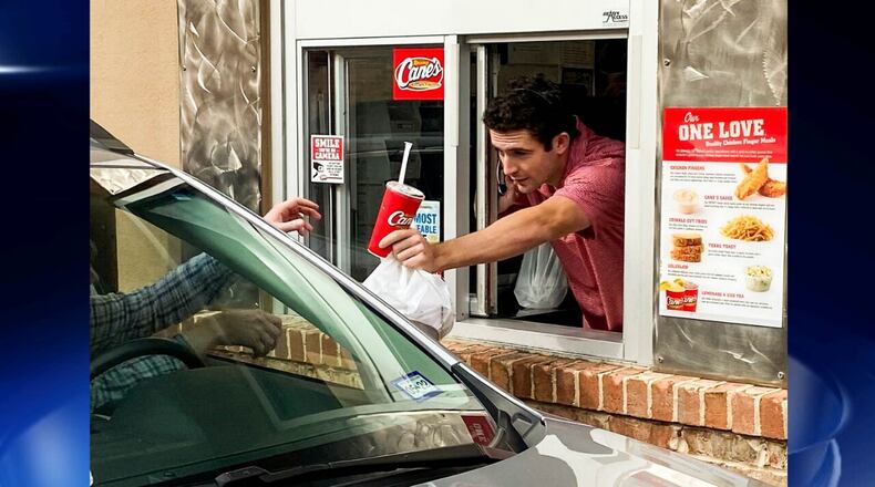 Stetson Bennett surprises UGA fans in Raising Canes drive-thru