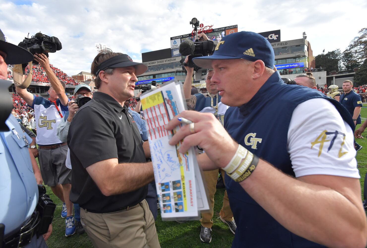 Photos: Bulldogs crush the Jackets