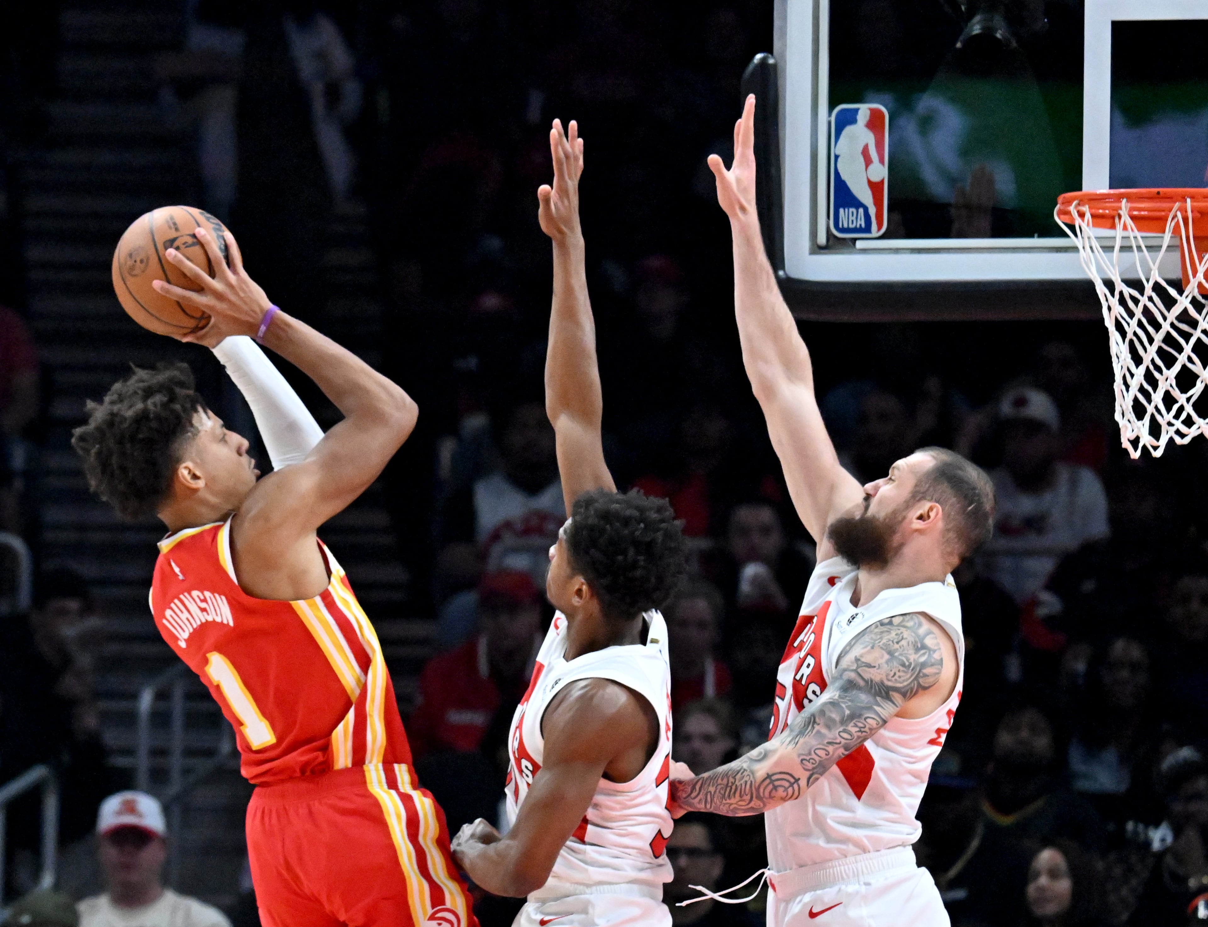 Atlanta Hawks forward Jalen Johnson (1) goes up for the shot during the first half in the home opener at State Farm Arena, Thursday, October 22, 2025, in Atlanta. (Hyosub Shin / AJC)