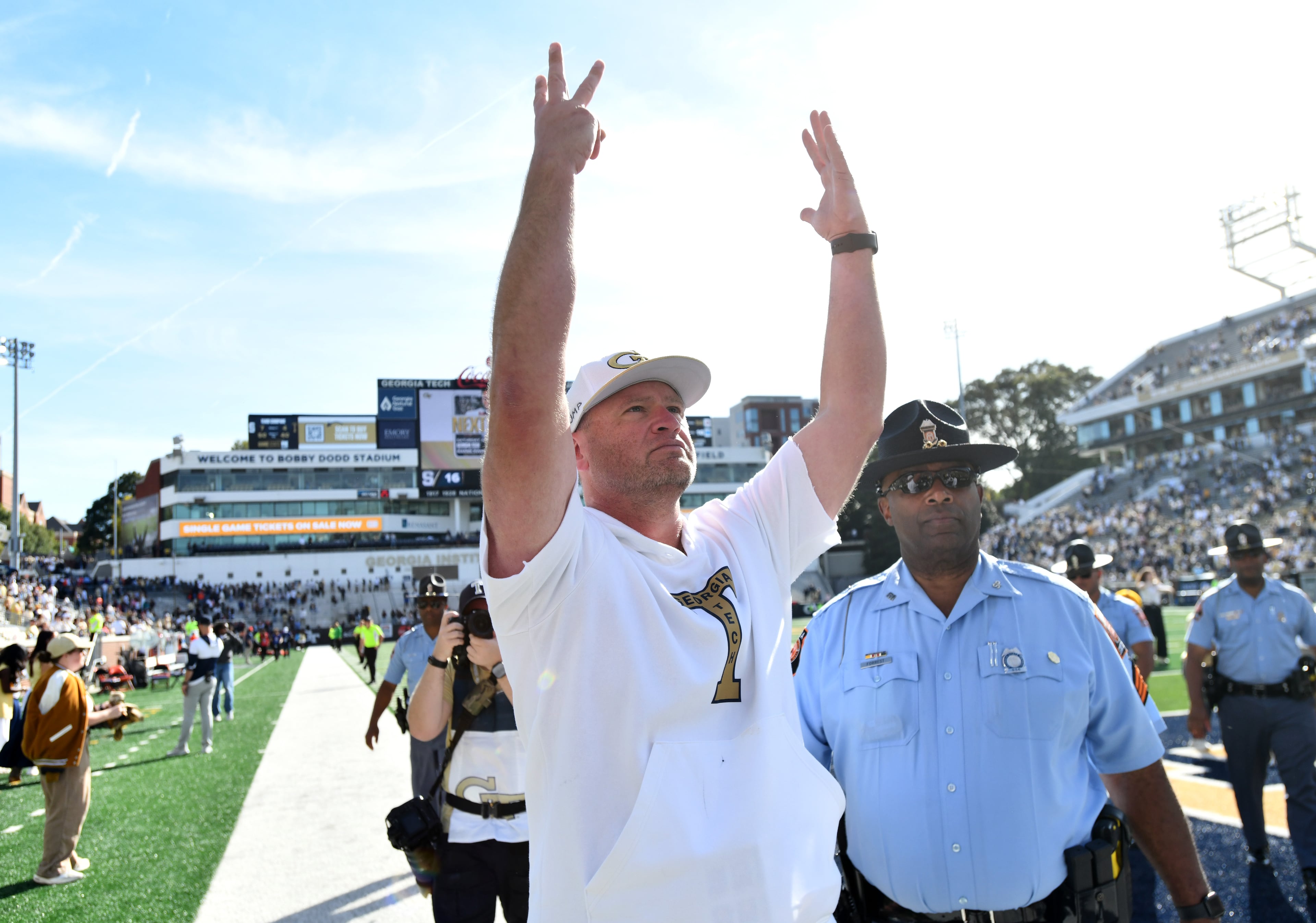 Georgia Tech head coach Brent Key celebrates the team’s 8th consecutive win this season after Georgia Tech beat Syracuse during an NCAA college football game at Bobby Dodd Stadium, Saturday, Oct. 25, 2025 in Atlanta. Georgia Tech won 41-16 over Syracuse. The Yellow Jackets are 8-0 for the first time since 1966 and 5-0 in the ACC for the first time ever. (Hyosub Shin/AJC)