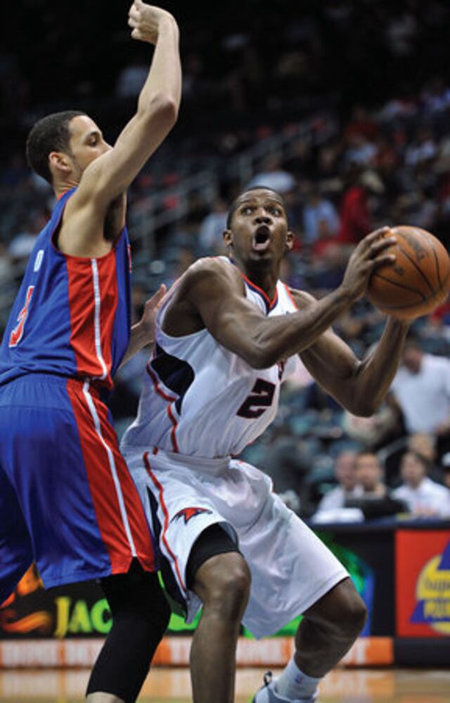 Hawks beat Pistons 116-84