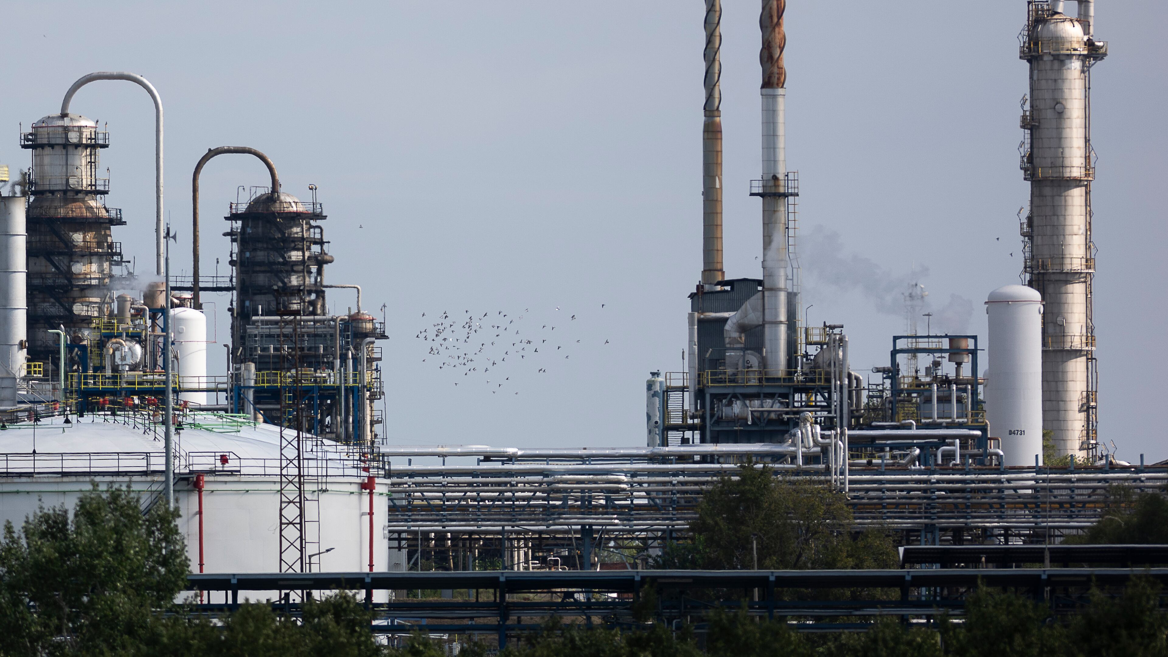 A general view of MOL's Danube refinery which produces fuel from Russian crude oil in Százhalombatta, Hungary, on Sept. 27, 2025. (AP Photo/Denes Erdos)