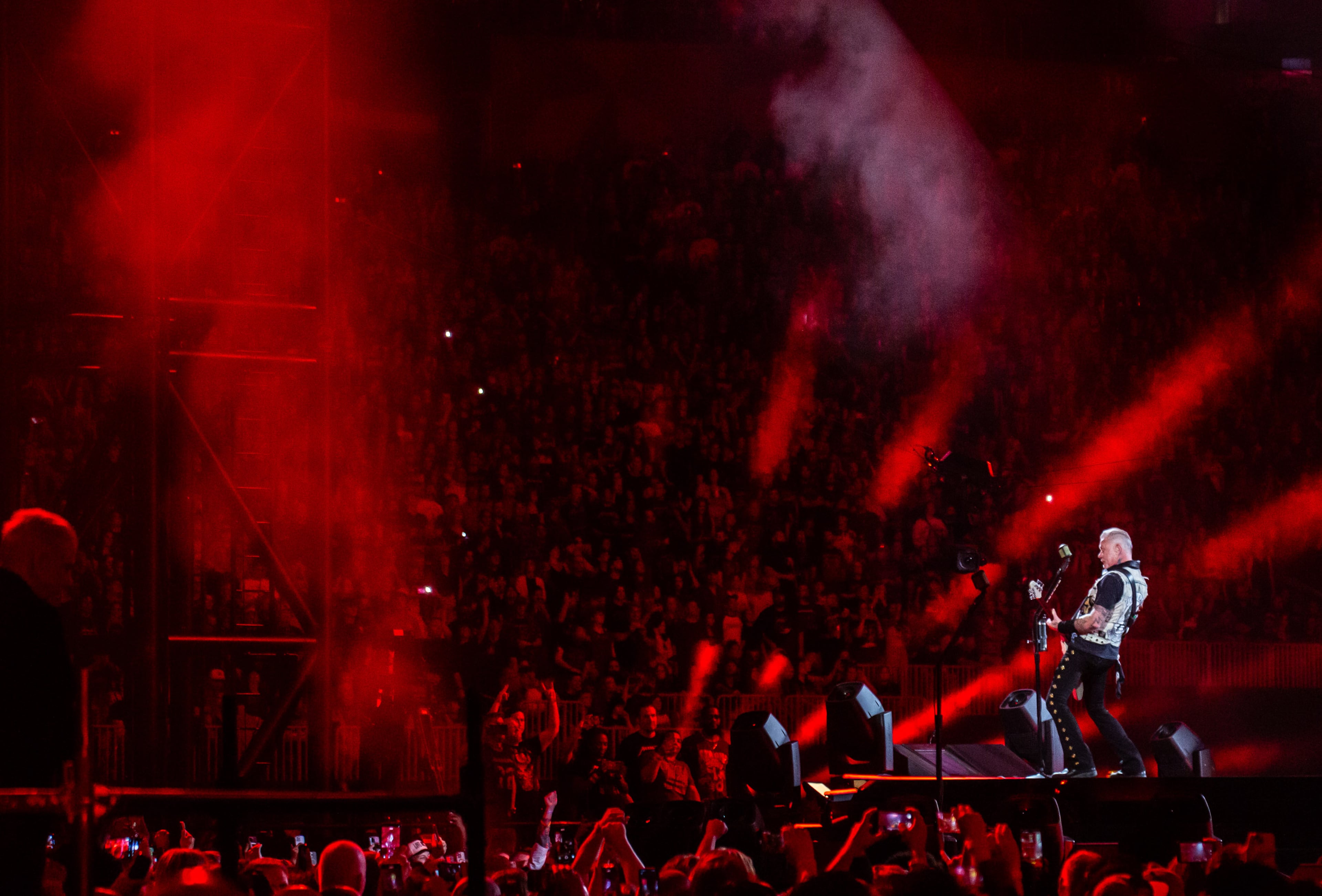 Metallica played in the round to a completely sold out Mercedes Benz Stadium on Tuesday night covering hits spanning over 40 years. (Ryan Fleisher for the AJC)