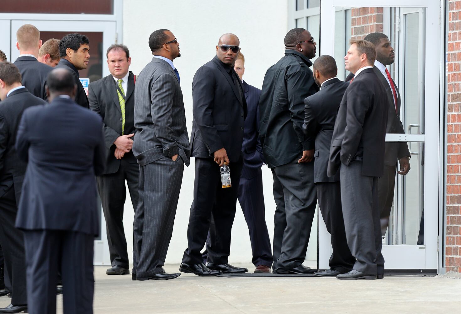 Jovan Belcher allegedly involved in murder-suicide on Dec. 1