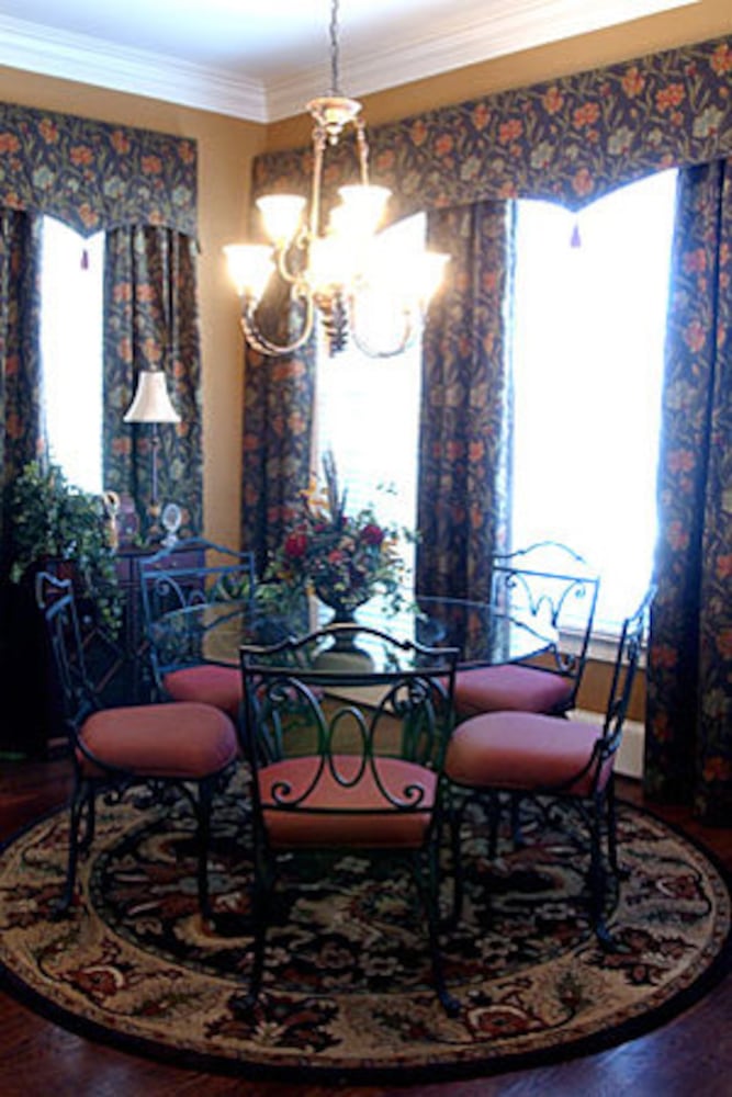 Mansion Madam' selling infamous home