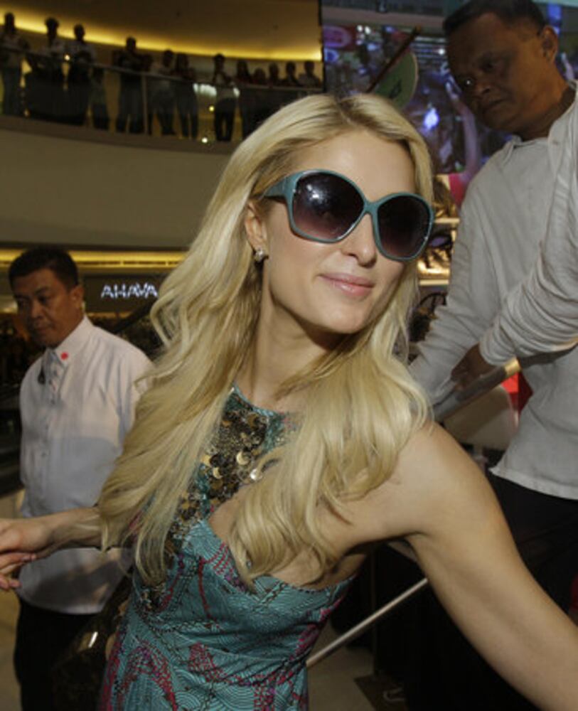 Paris Hilton opens boutique in the Philippines