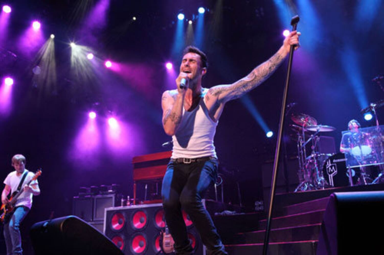 Train and Maroon 5 play to a sold out Verizon