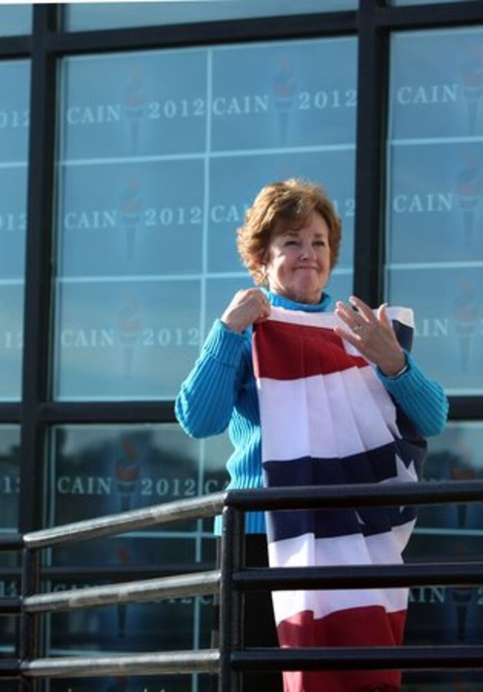 Herman Cain suspends presidential campaign