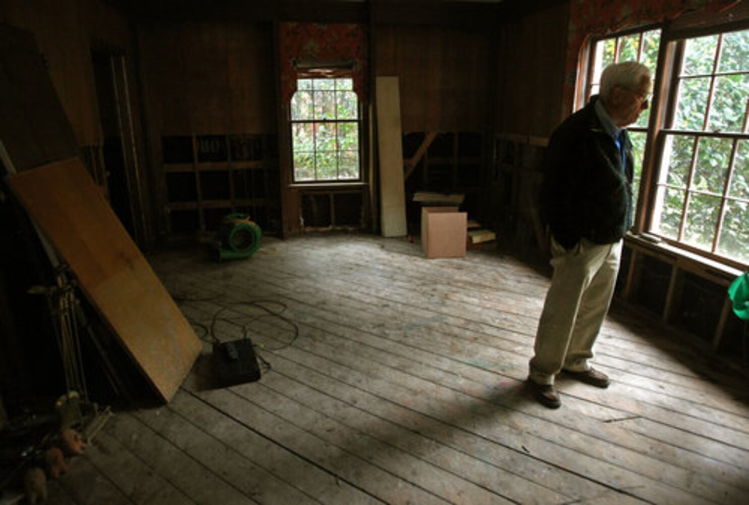 Vinings houses raised above flood area