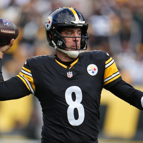 Pittsburgh Steelers quarterback Aaron Rodgers (8) throws against the Cincinnati Bengals during the first half of an NFL football game Sunday, Nov. 16, 2025, in Pittsburgh. (AP Photo/Gene J. Puskar)