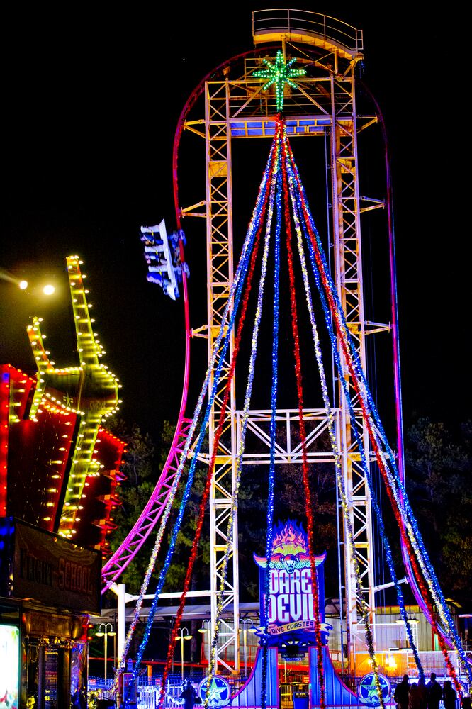Six Flags lights