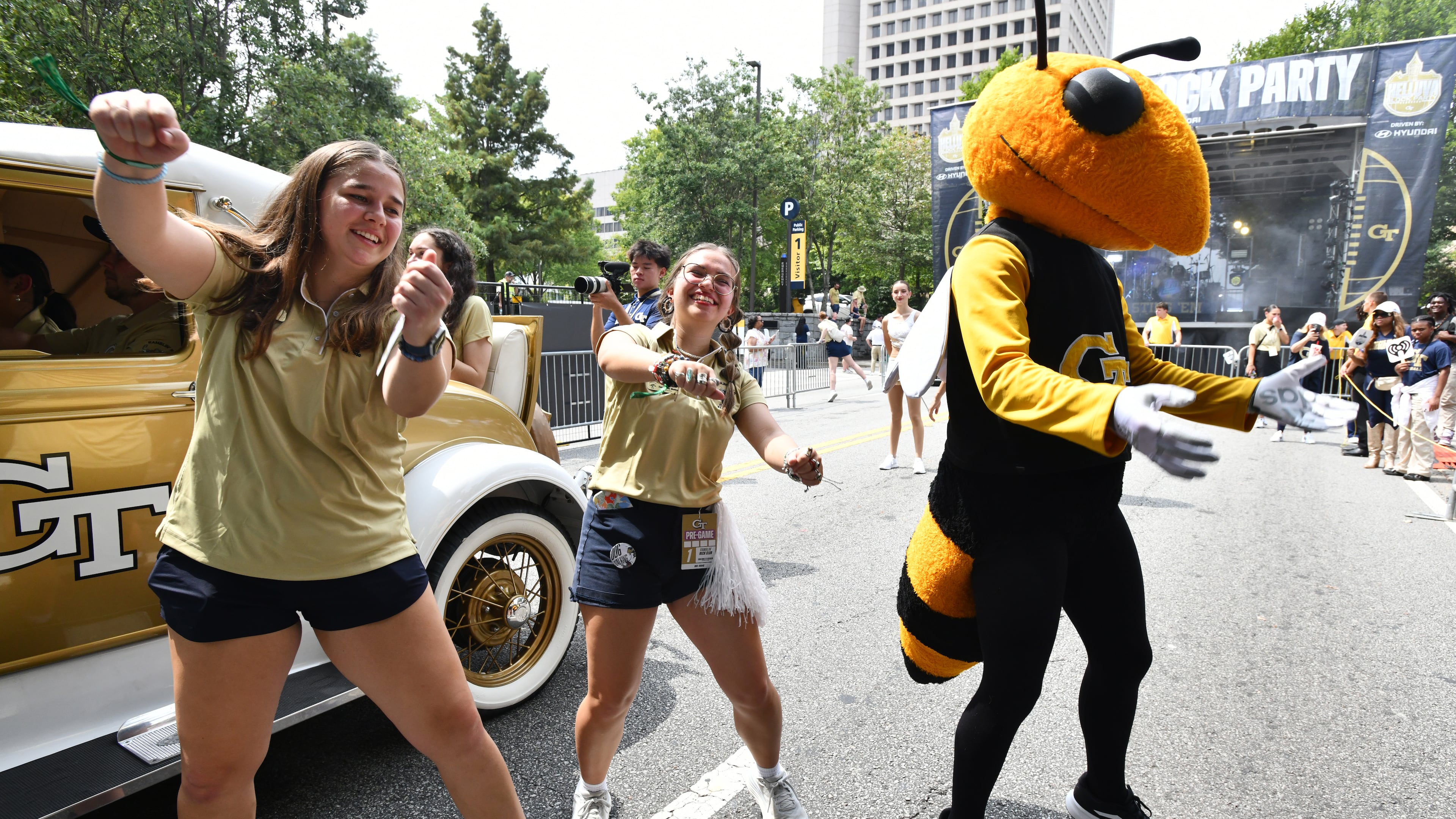 The Georgia Tech Yellow Jackets (3-0) have won seven straight home games and are ranked inside the top 20 for the first time since 2015. (Hyosub Shin/AJC)