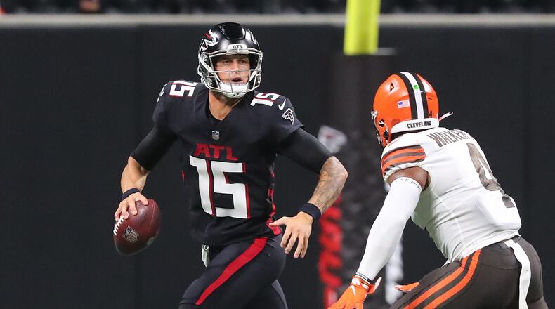 Atlanta Falcons backup quarterback Feleipe Franks now is considered a “hybrid” player. He has been getting some work at tight end. (Curtis Compton / Curtis.Compton@ajc.com)