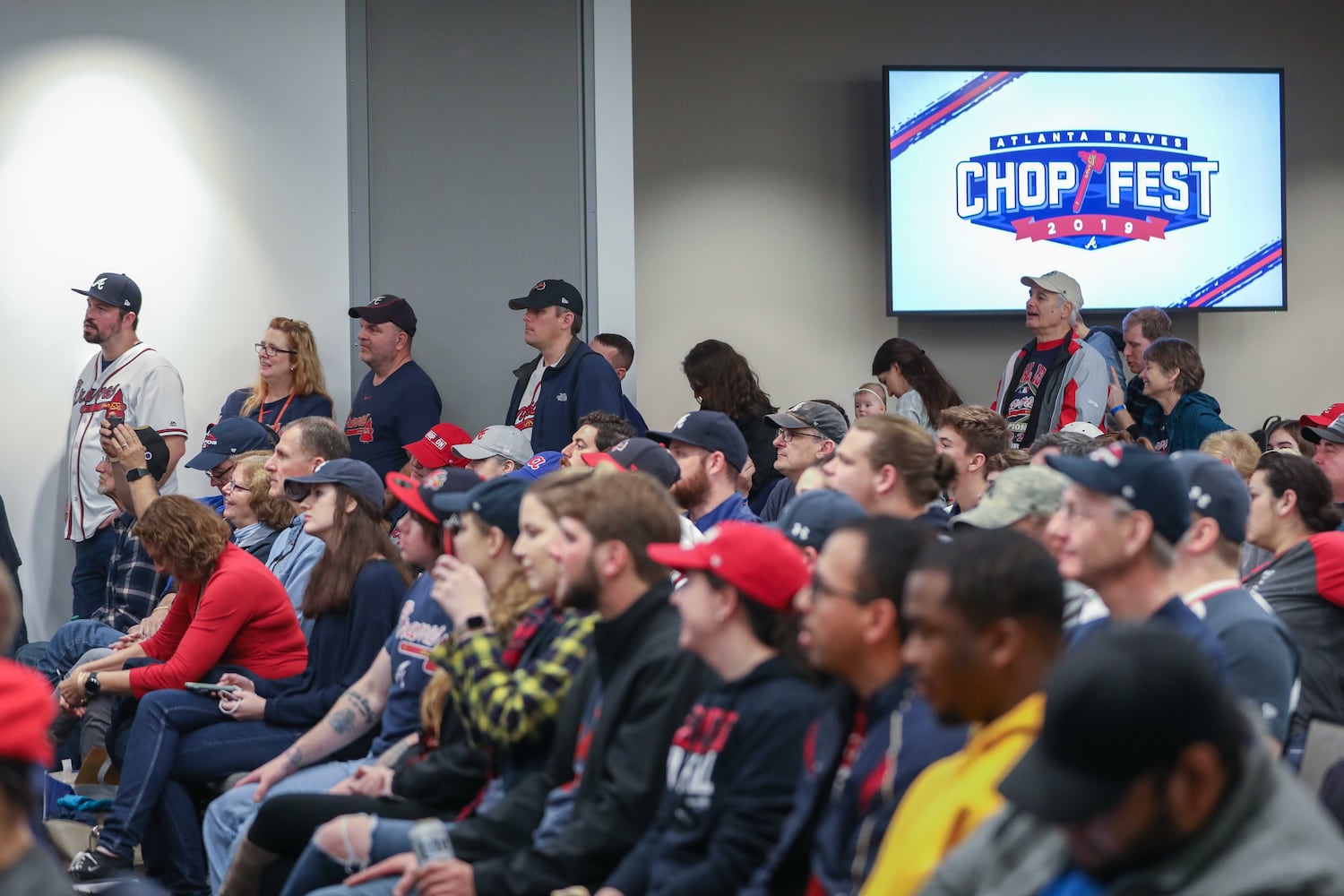 Photos: Braves unveil uniforms at Chop Fest