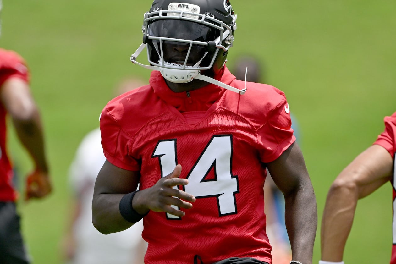 Atlanta Falcons wide receiver Olamide Zaccheaus warms up during an OTA workout at the training facility on Wednesday, May 27, 2026, in Flowery Branch. (Hyosub Shin/AJC)