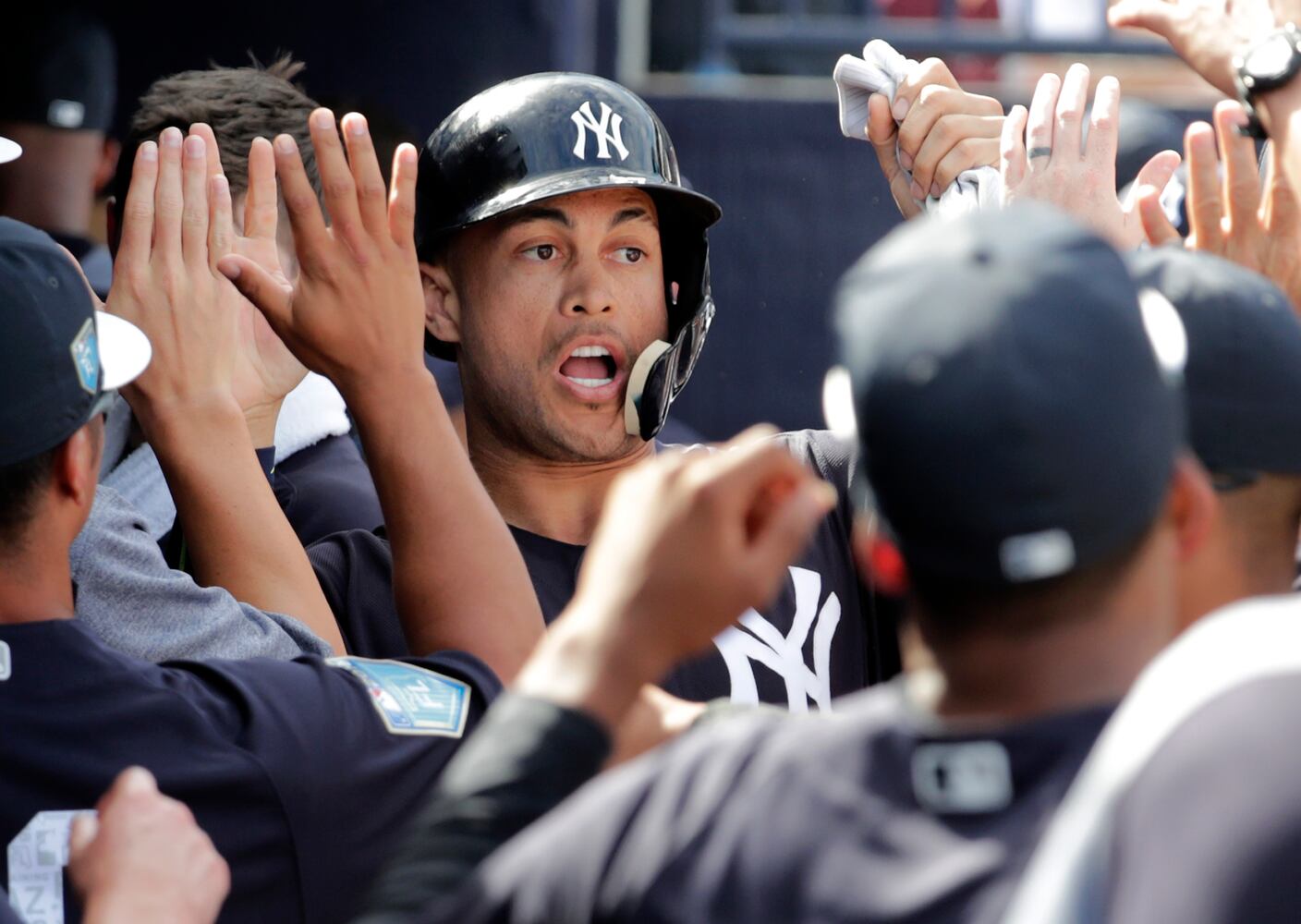 Photos: Braves fall to Yankees in eventful spring game