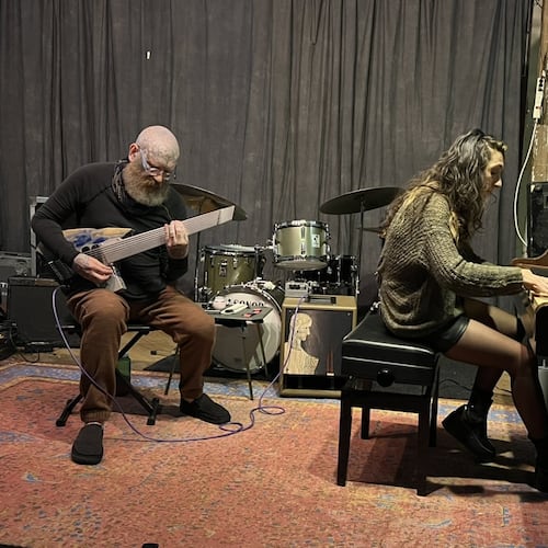 Killick Hinds (left) and Ipek Ingili perform at the proudly unconventional Monday Night Creative Music Series at Eyedrum Art & Music Gallery in southwest Atlanta. (Photo by Reinout Vogt)