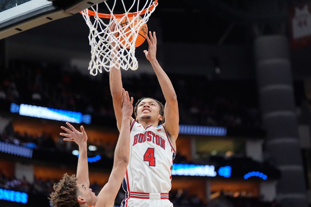 Houston guard Kingston Flemings — pictured playing against Illinois in the Sweet 16 in March — was a consensus second-team All-American as a freshman, when he averaged 16.1 points, 5.2 assists and 4.1 rebounds. (Ashley Landis/AP)