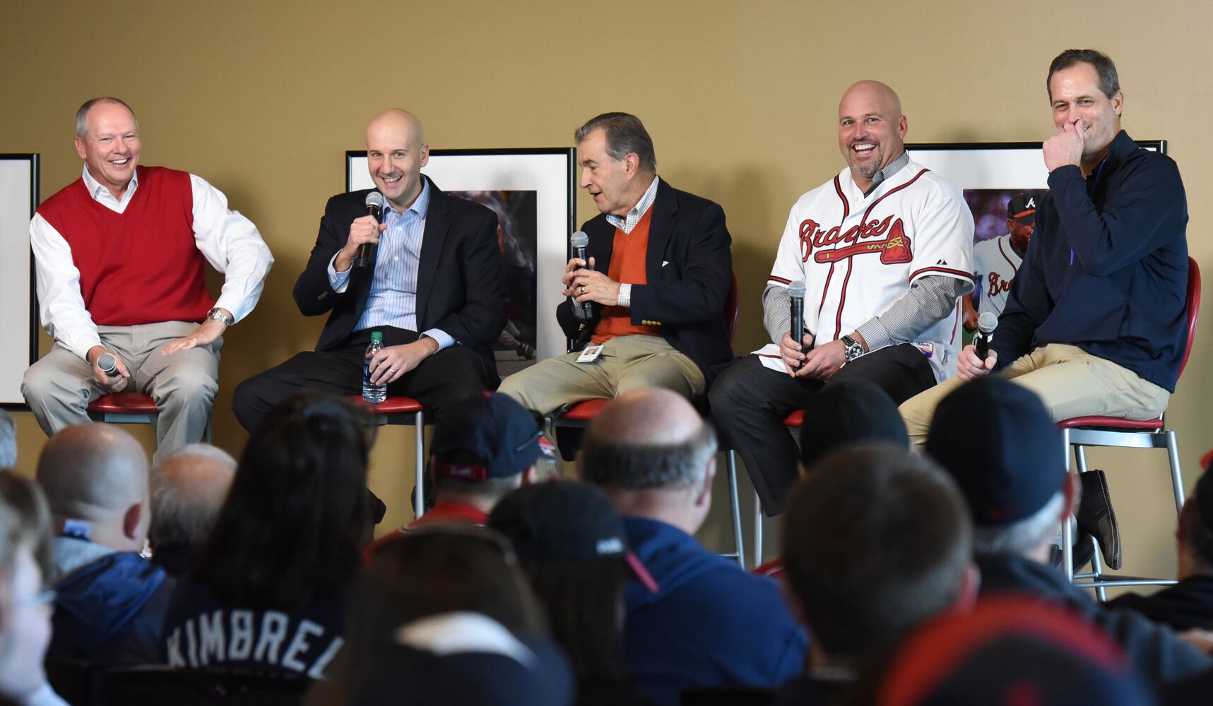 Braves greet fans at Turner Field