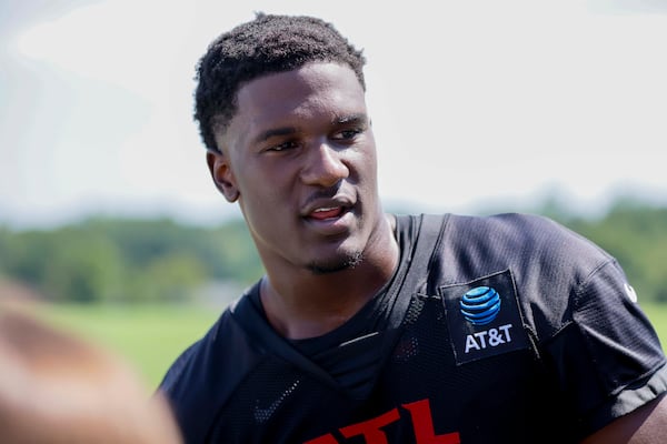 The Falcons’ miserable and at times flat-out embarrassing pass rush has life — and it’s in part because their boldness was rewarded with James Pearce Jr. (Miguel Martinez/AJC)