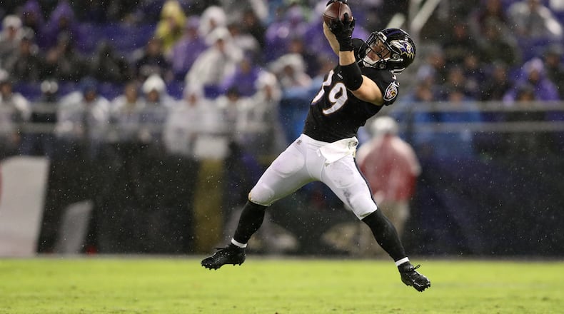 BALTIMORE, MD - DECEMBER 23: Running Back Danny Woodhead #39 of the Baltimore Ravens catches the ball in the fourth quarter against the Indianapolis Colts at M&T Bank Stadium on December 23, 2017 in Baltimore, Maryland. (Photo by Patrick Smith/Getty Images)