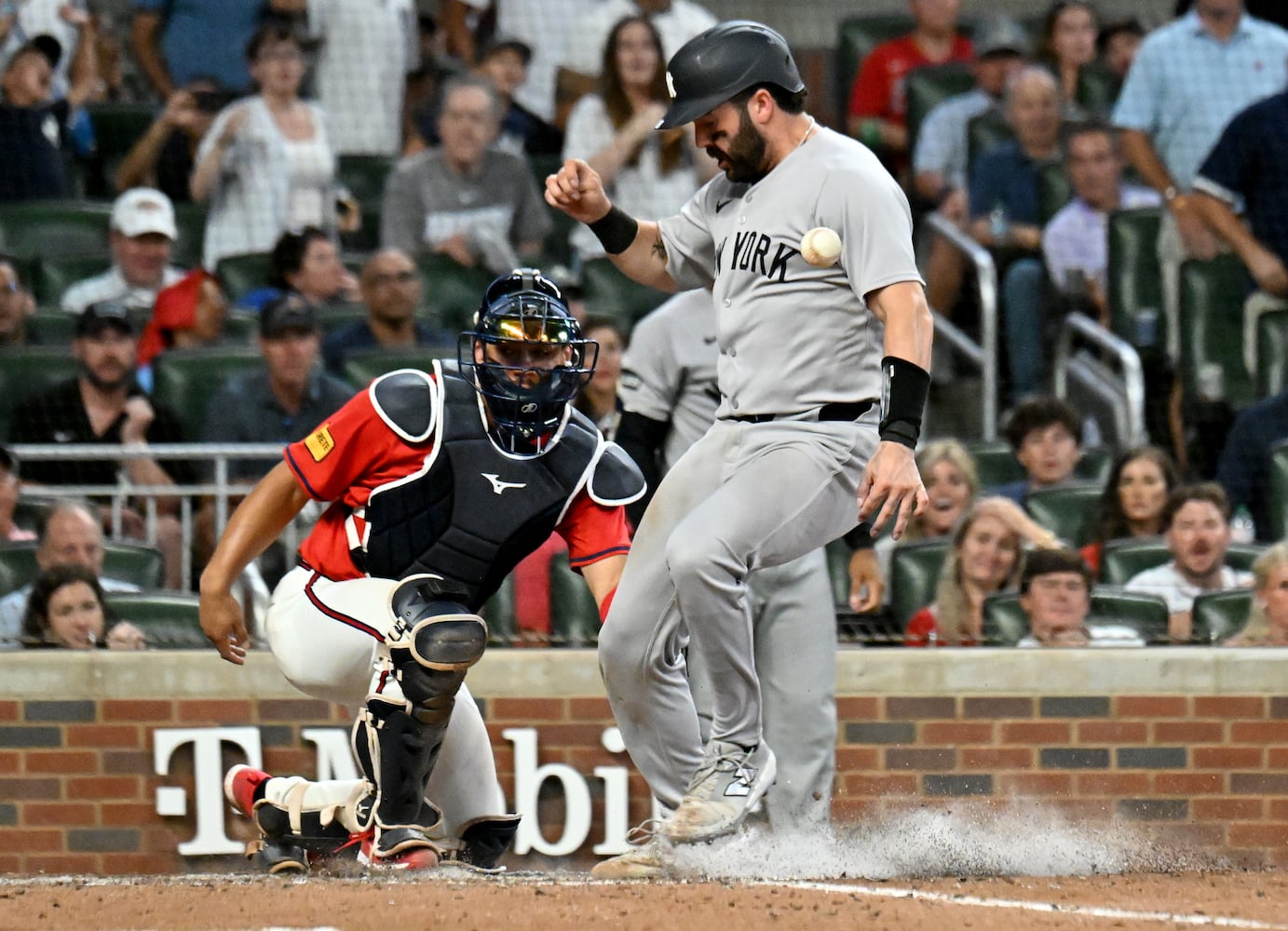 Game 1 of Braves vs Yankees