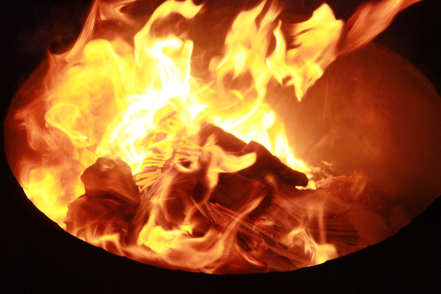 Exes to ashes on Valentine's Day at Wild Bill's