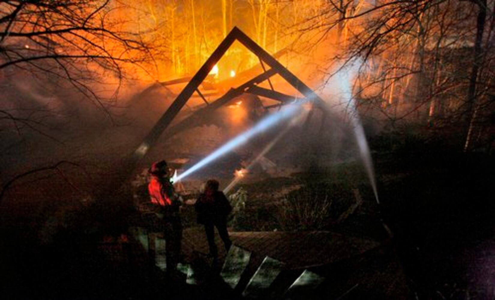 Fire destroys Sandy Springs mansion