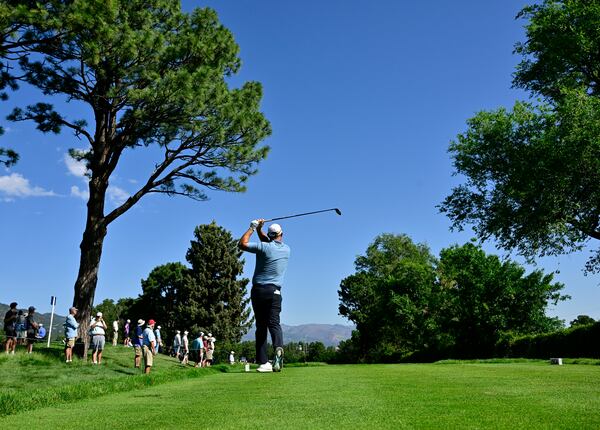 P·draig Harrington tees off the 15th tee box during the second round of the U.S. Senior Open Championship golf tournament at Broadmoor Golf Club, Friday, June 27, 2025, in Colorado Springs, Colo. (Andy Cross/The Denver Post via AP)