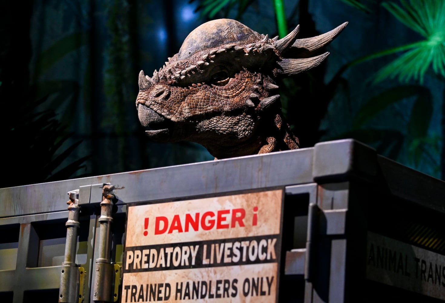 060323 JURASSIC WORLD EXPERIENCE
