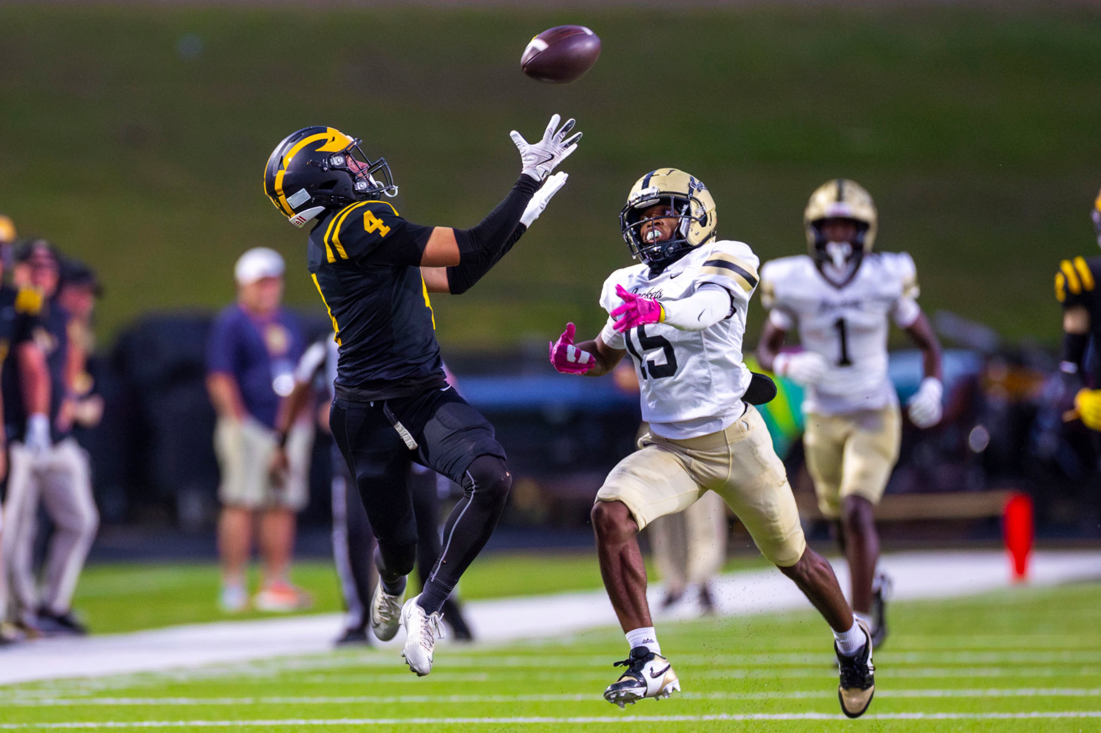 Sequoyah wide redeiver Brook Darling (#4) catches a pass during the first half against Sprayberry at Skip Pope Stadium in Canton, GA on Friday, Sept. 12th, 2025. (Oscar Guevara Saenz for the Atlanta Journal Constitution)