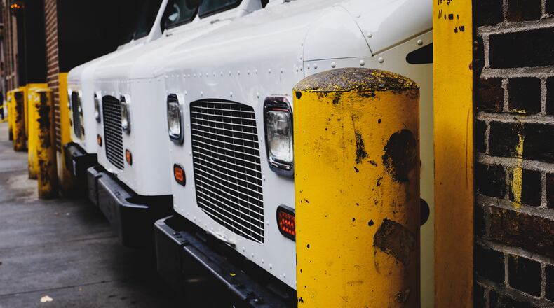 A food truck operator served breakfast at half price to fellow customers stuck in traffic in Hawthorne, California. (Photo by Ihor Dvoretskyi on Unsplash)
