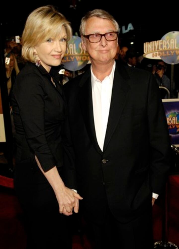 "Charlie Wilson's War" premieres with Hanks, Roberts on scene