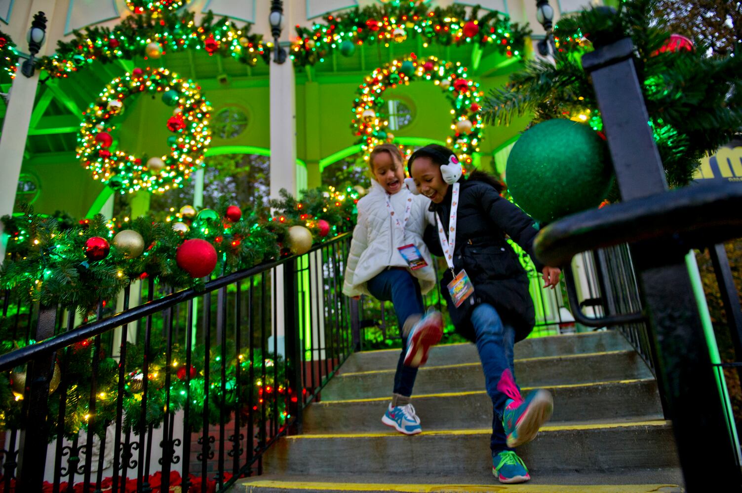 Six Flags lights