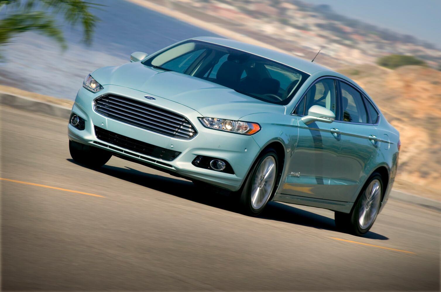 Ford Fusion Hybrid - 47 mpg
