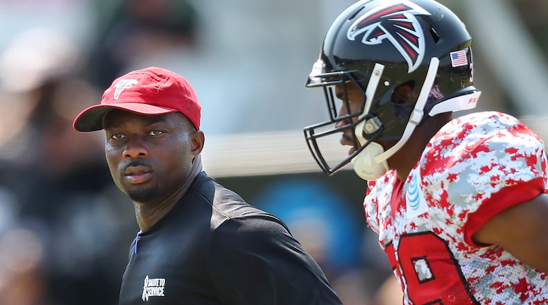 August 6, 2017 Flowery Branch: Falcons defensive coordinator Marquand Manuel works with his defense during team practice on Sunday, August 6, 2017, in Flowery Branch. Curtis Compton/ccompton@ajc.com