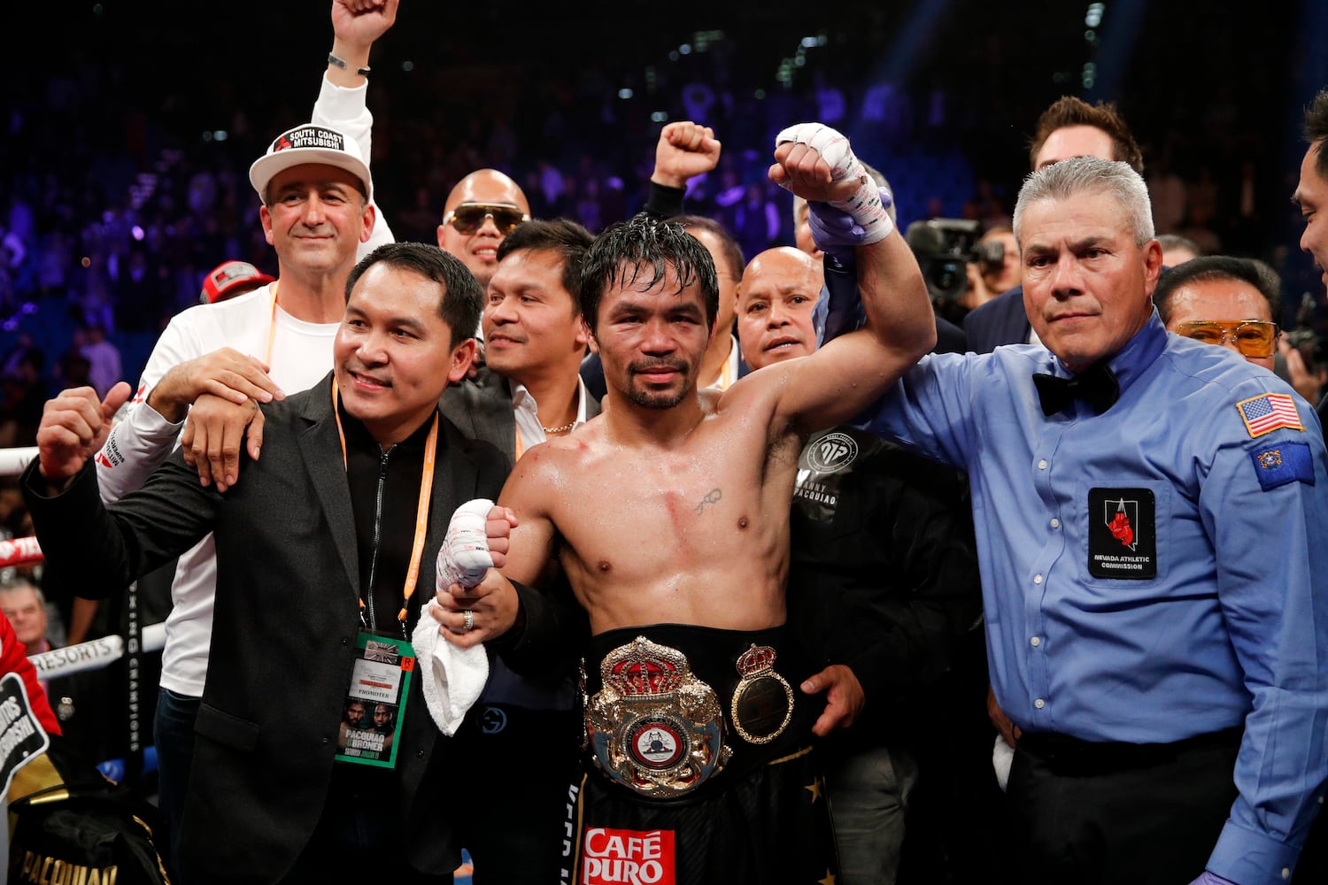 Photos: Manny Pacquiao defeats Adrien Broner to retain welterweight title
