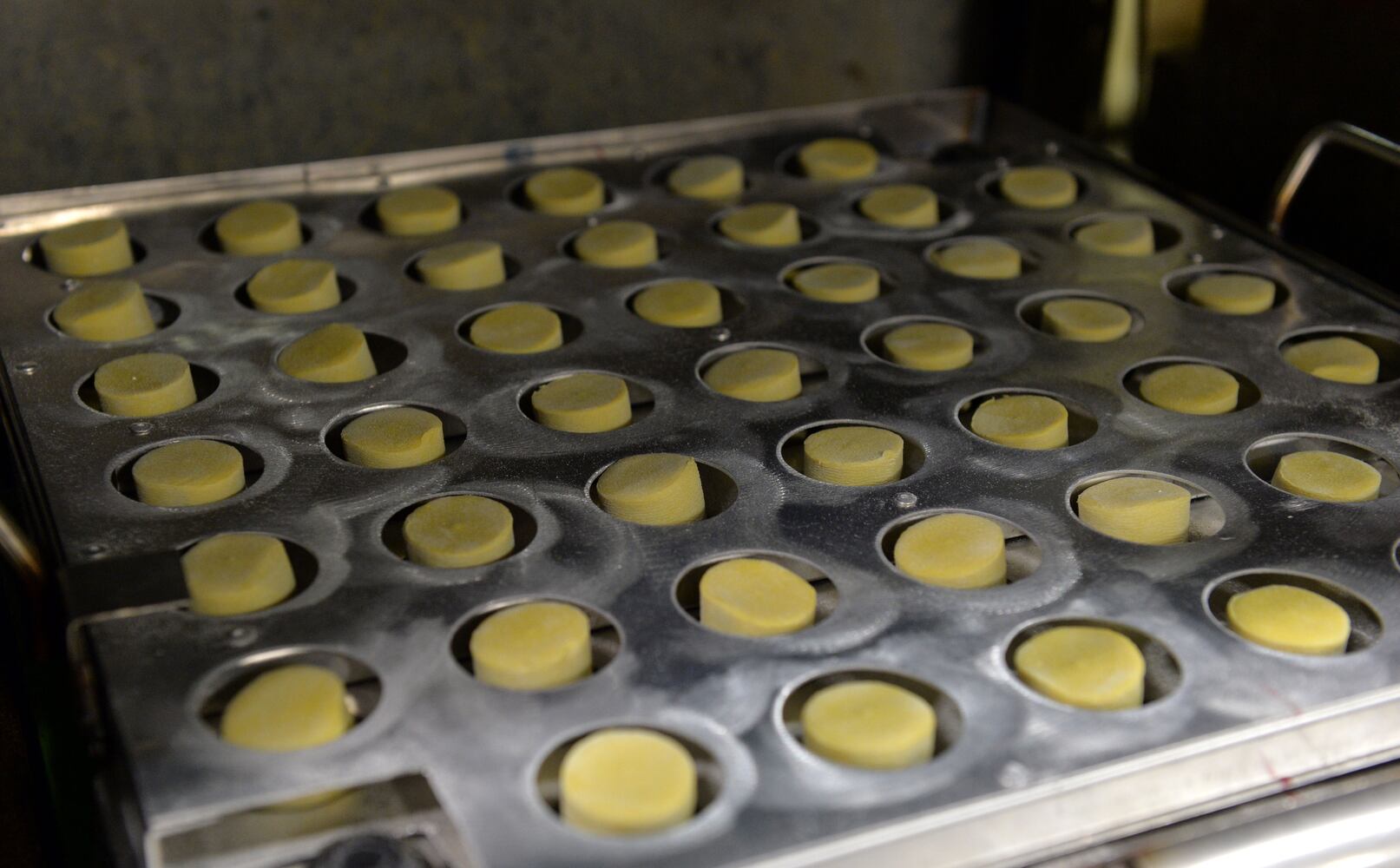 Matt Kuchar golf balls constructed at Convington plant