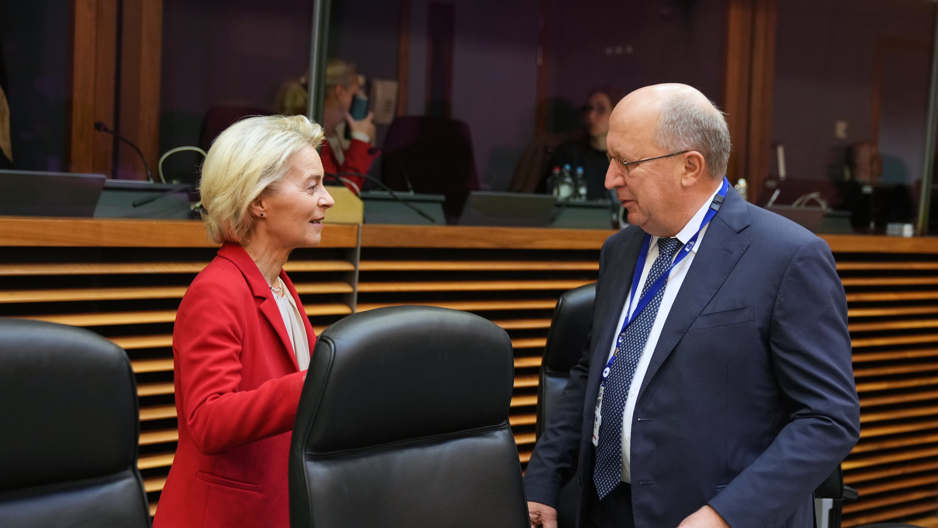 European Commission President Ursula von der Leyen, left, speaks with European Commissioner for Defense and Space Andrius Kubilius during the weekly College of Commissioners meeting at EU headquarters in Brussels, Belgium, Tuesday, Nov. 4, 2025. (AP Photo/Virginia Mayo)