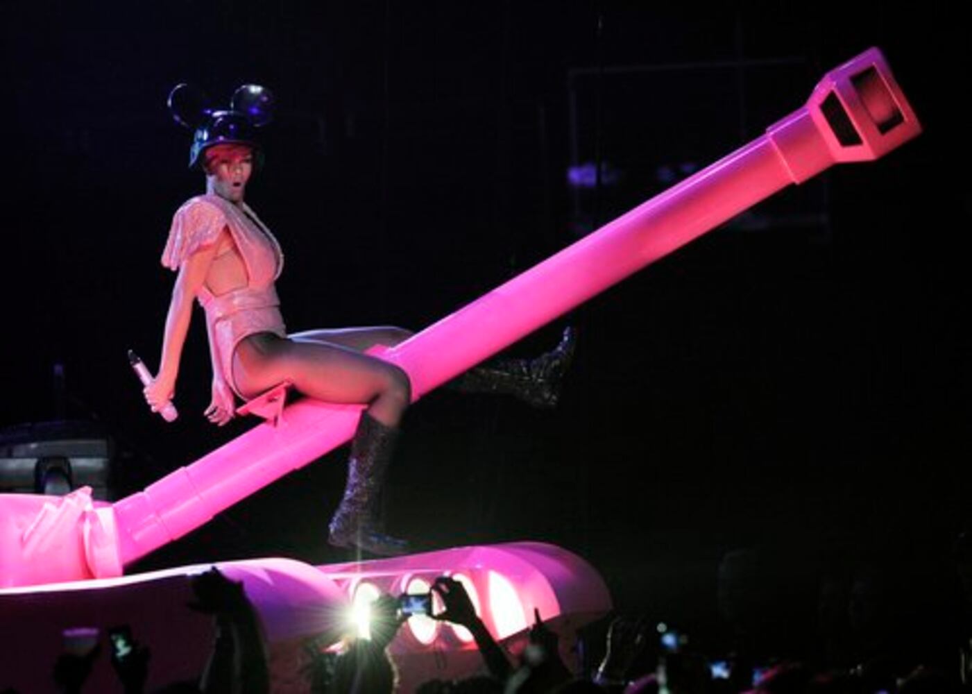 Rihanna on tour at Staples Center