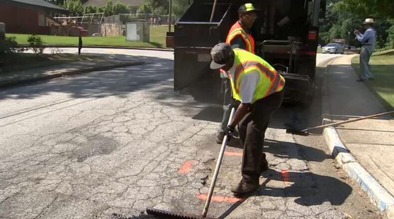 <p>Crews working to fill pothole in DeKalb County</p>